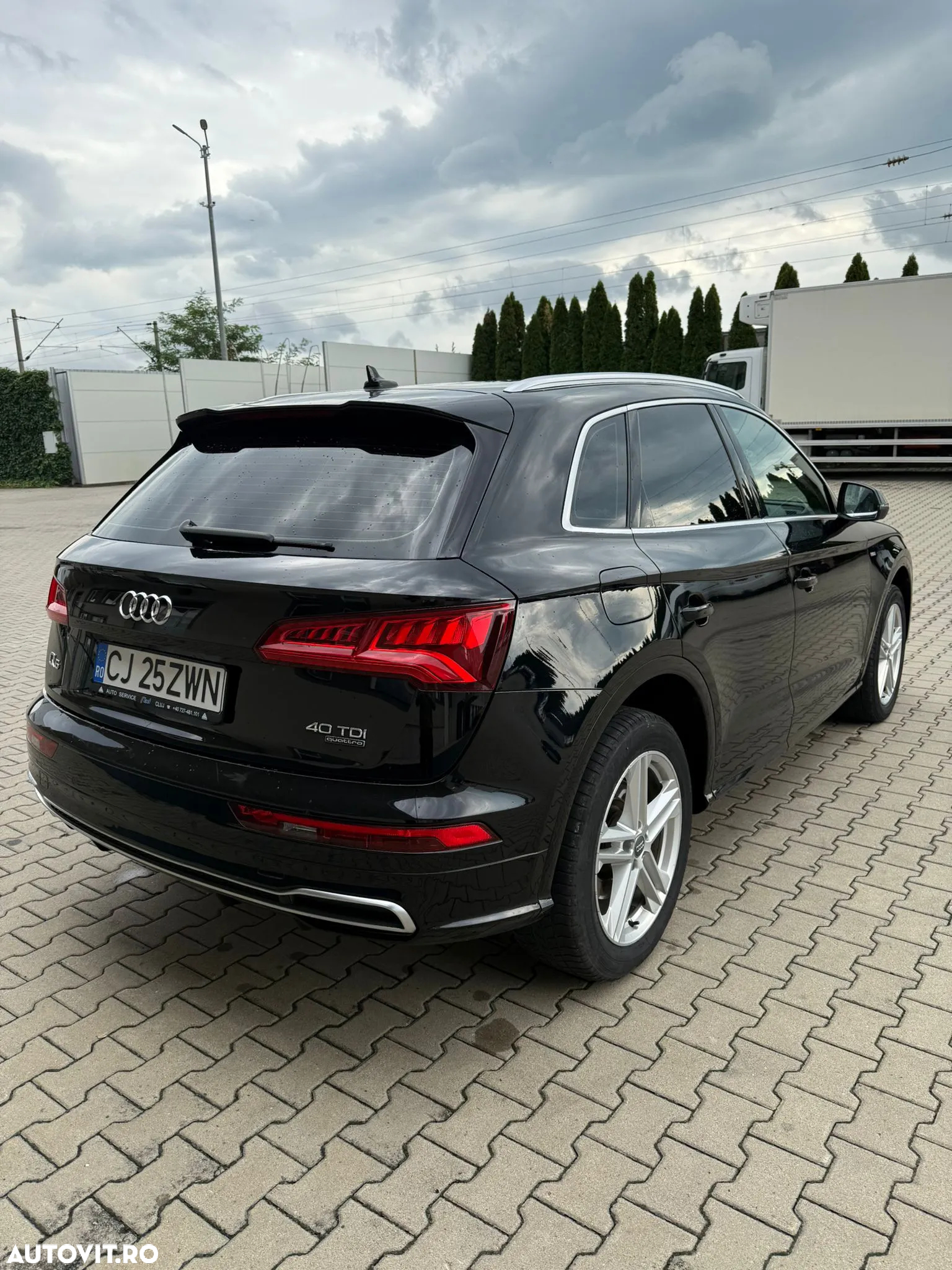 Audi Q5 2.0 40 TDI quattro S tronic Sport - 8