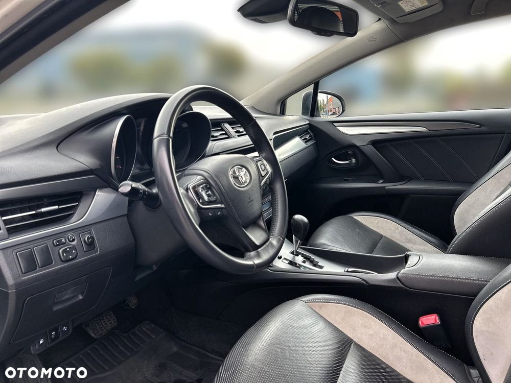 Toyota Avensis 2.0 Premium MS - 11