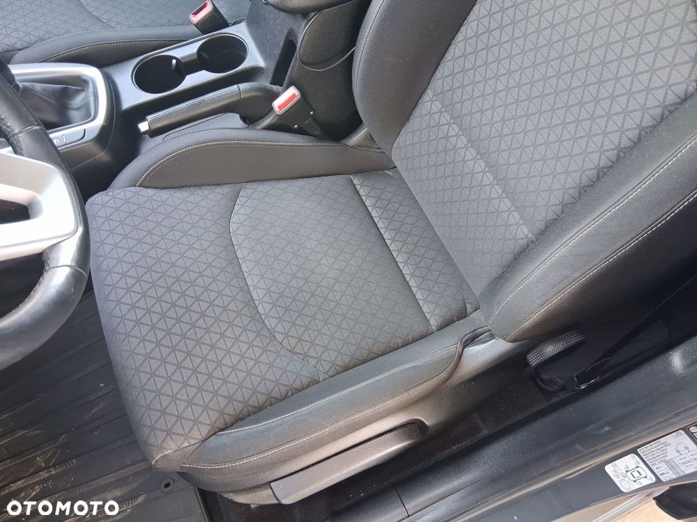 Kia Ceed - 12