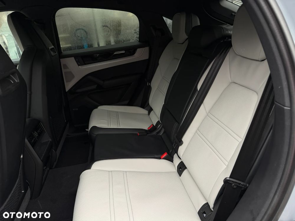 Porsche Cayenne - 20