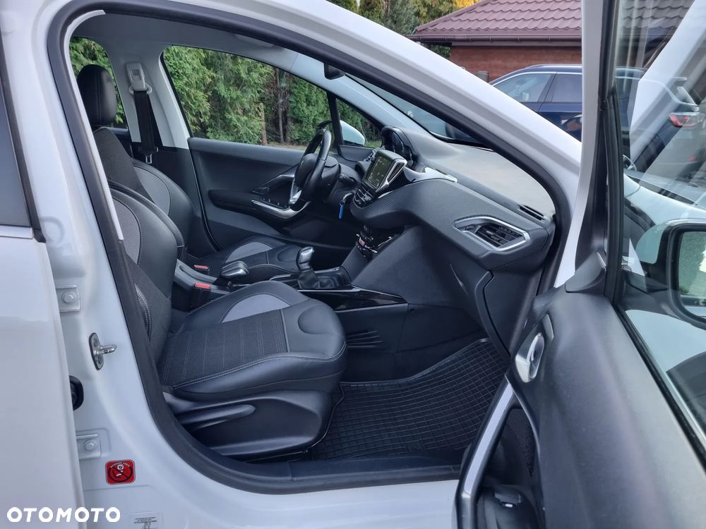 Peugeot 2008 PureTech 110 Stop&Start Allure - 23