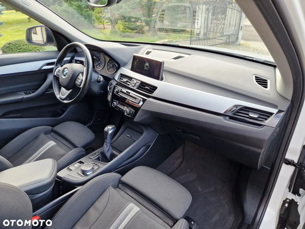 BMW X1 sDrive18i Sport Line - 13