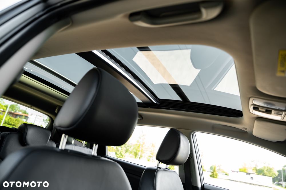 Kia Carens 1.7 CRDi 141 ISG Vision - 24