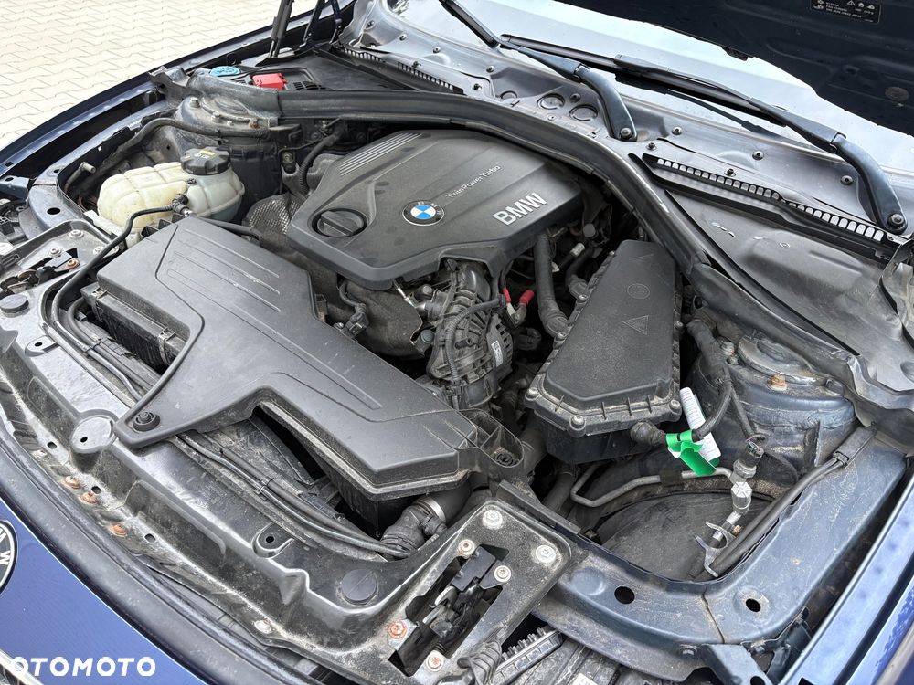 BMW Seria 3 318d Sport Line Shadow - 38