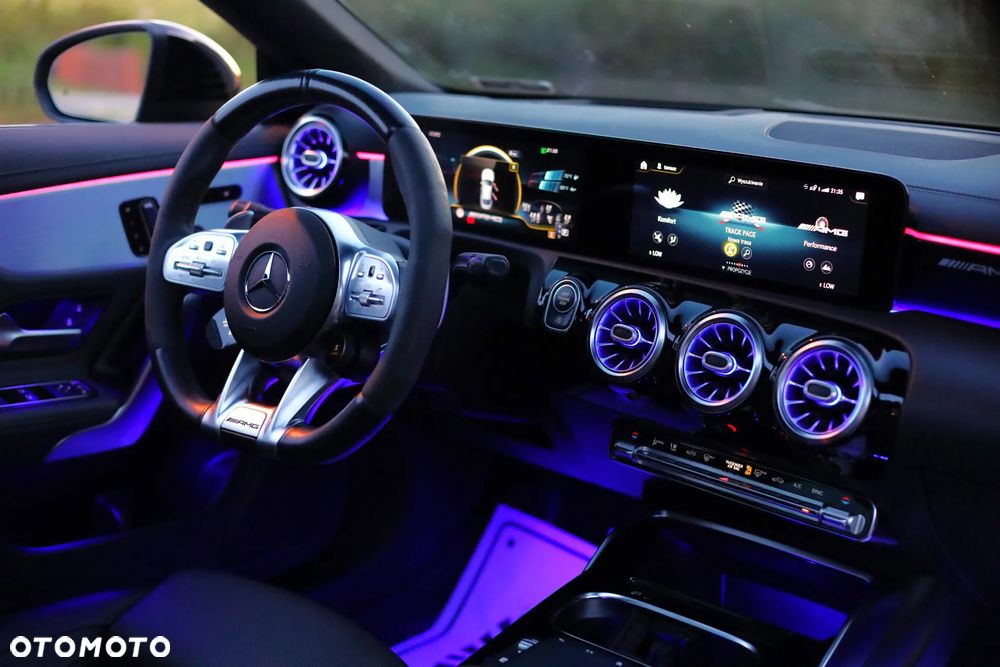 Mercedes-Benz CLA AMG 45 4-Matic 8G-DCT - 33