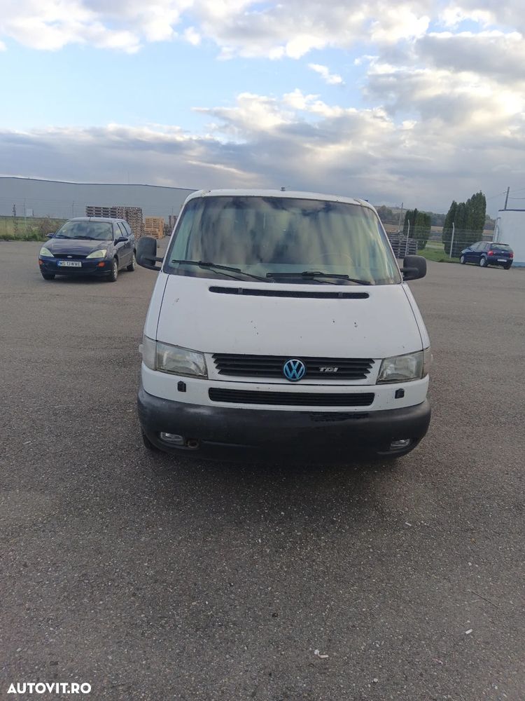 Volkswagen Transporter - 1