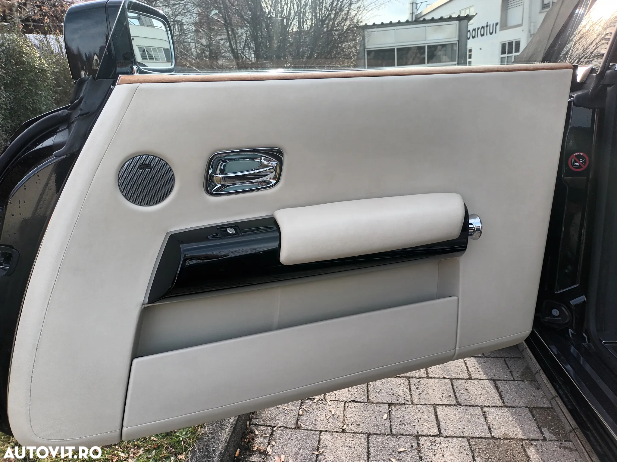 Rolls-Royce Phantom Drophead Coupe - 14