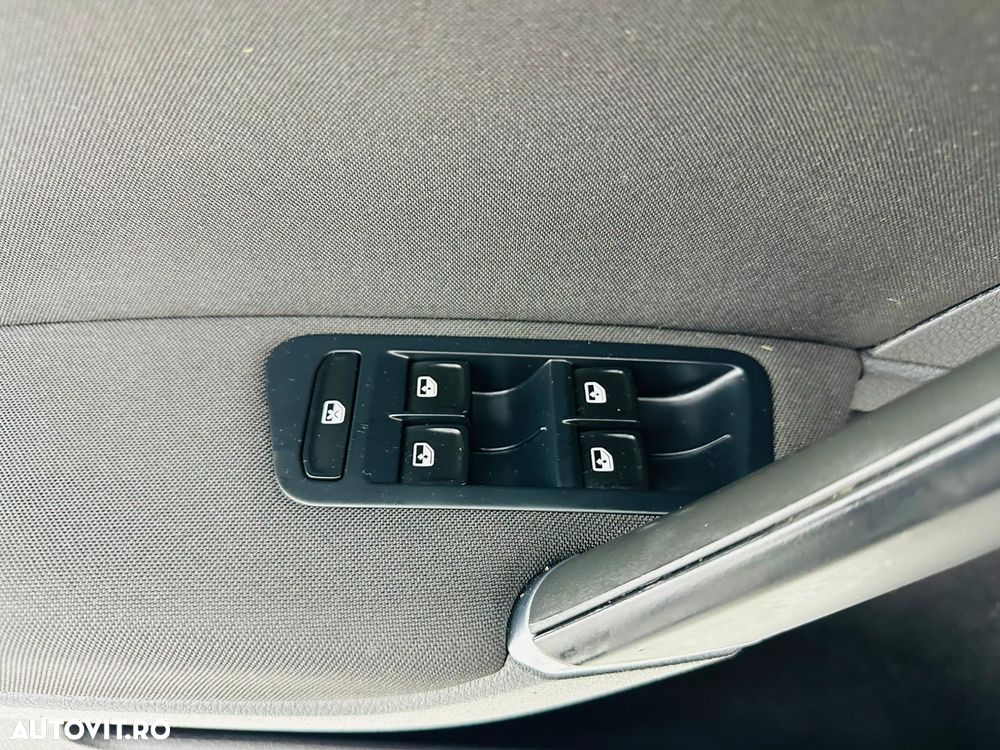 Volkswagen Golf 2.0 TDI BlueMotion Technology Allstar - 12
