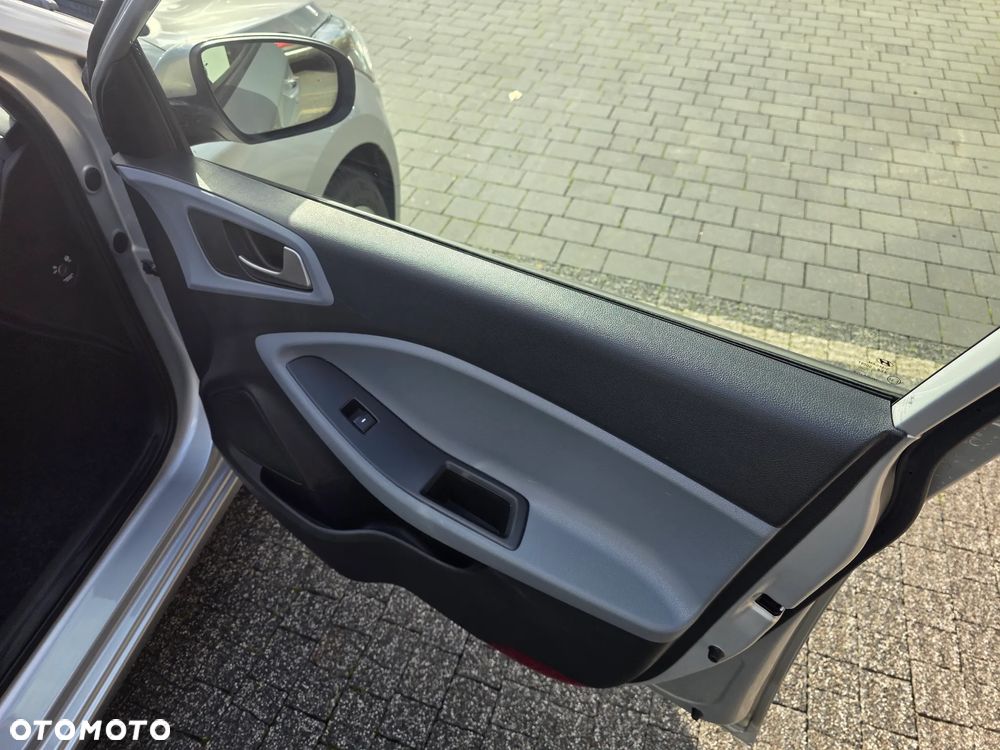 Hyundai i20 blue 1.0 T-GDI Trend - 14