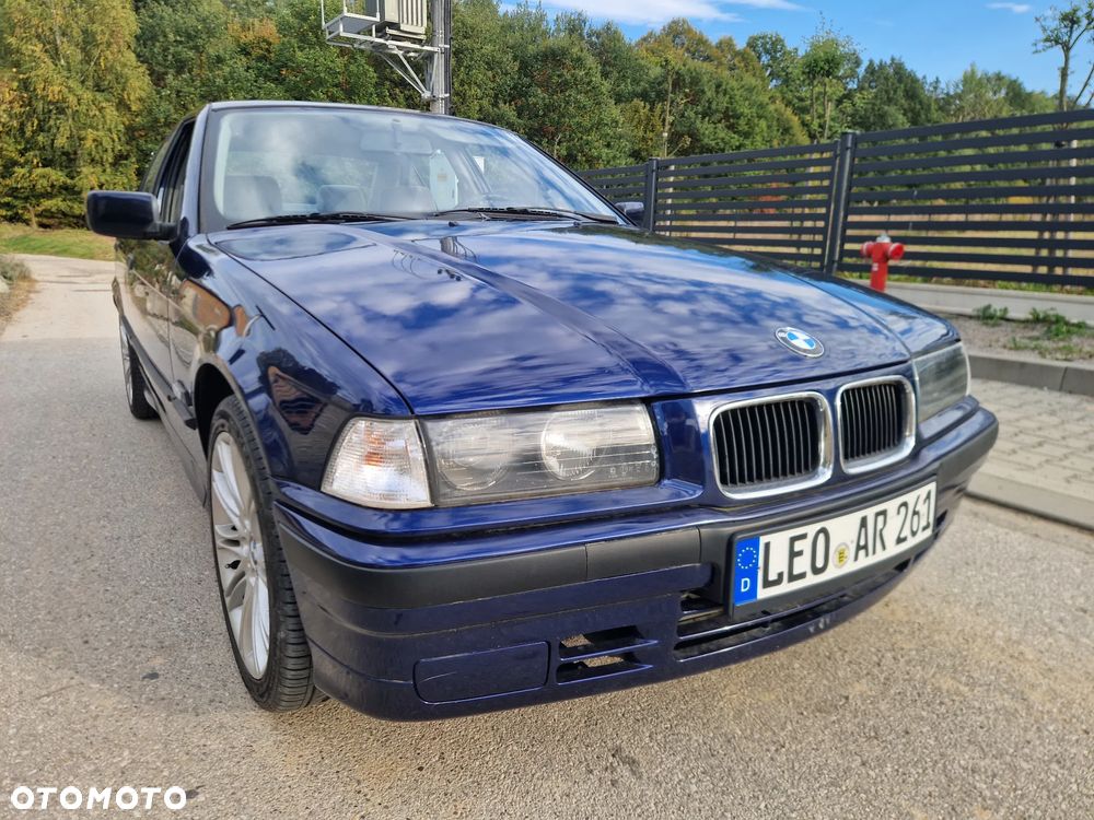BMW Seria 3 318i - 14
