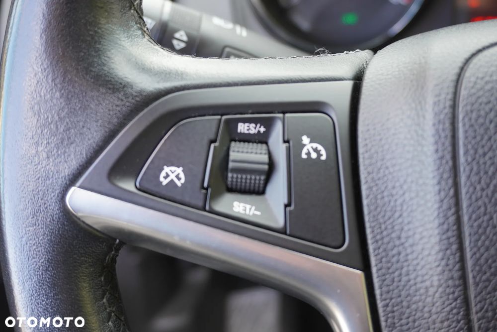 Opel Meriva 1.4 T Cosmo S&S - 24