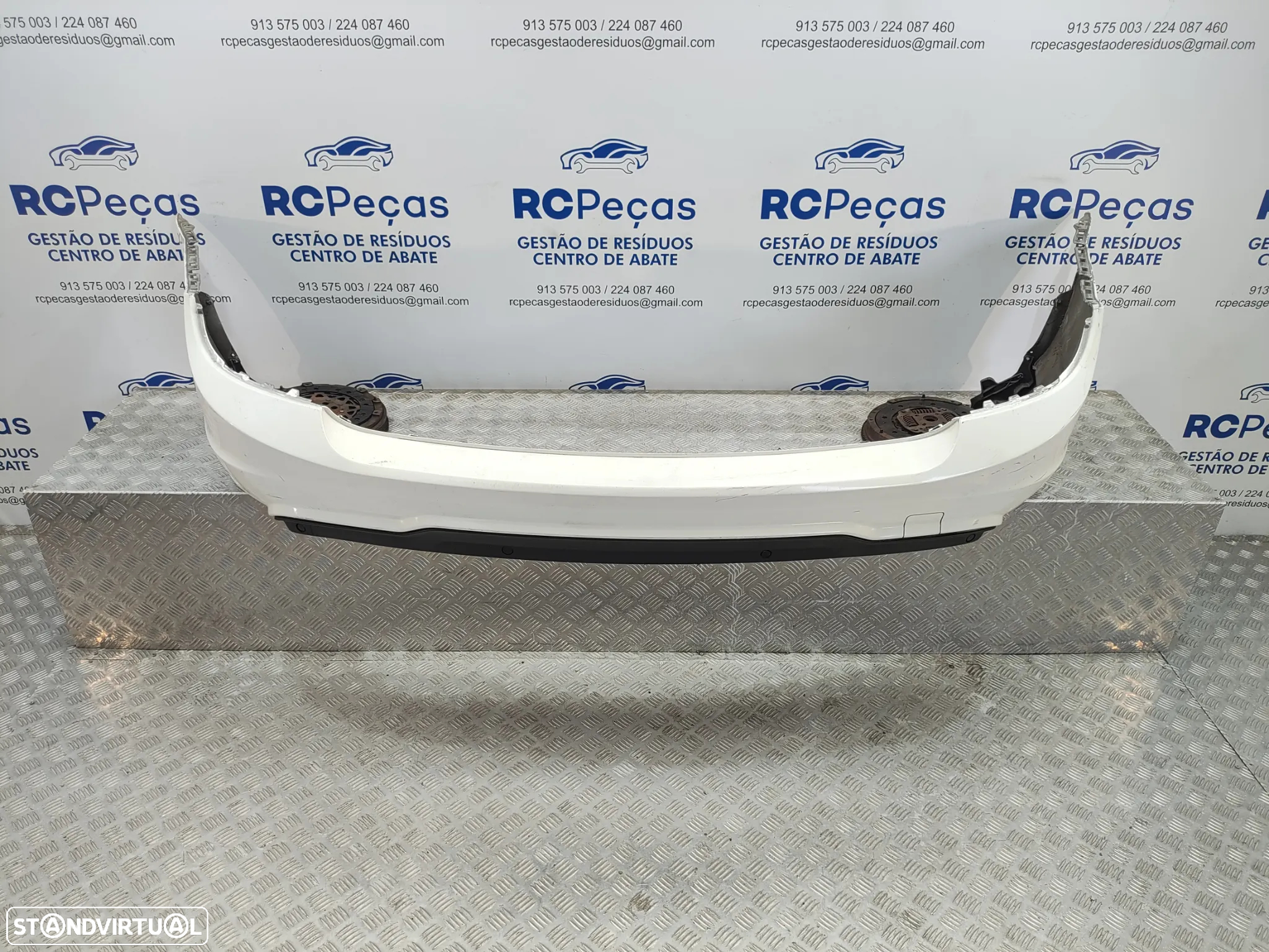 Parachoques traseiro Original Mercedes Benz Class C W204 Facelift AMG Sensores Estacionamento - 9