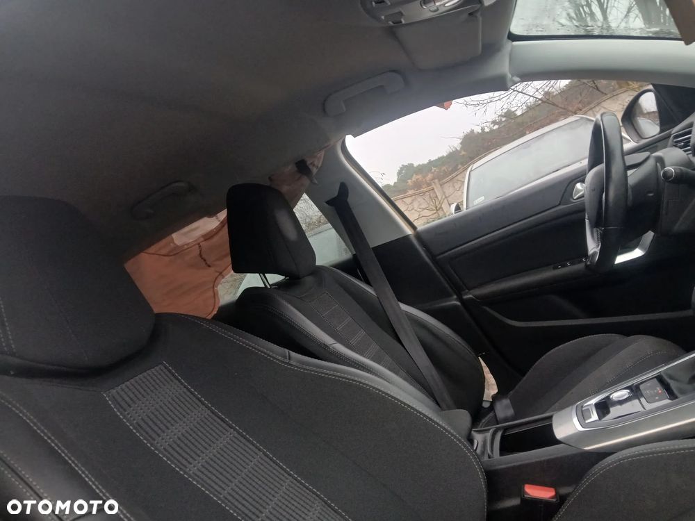 Peugeot 308 1.2 PureTech Allure S&S EAT6 - 8