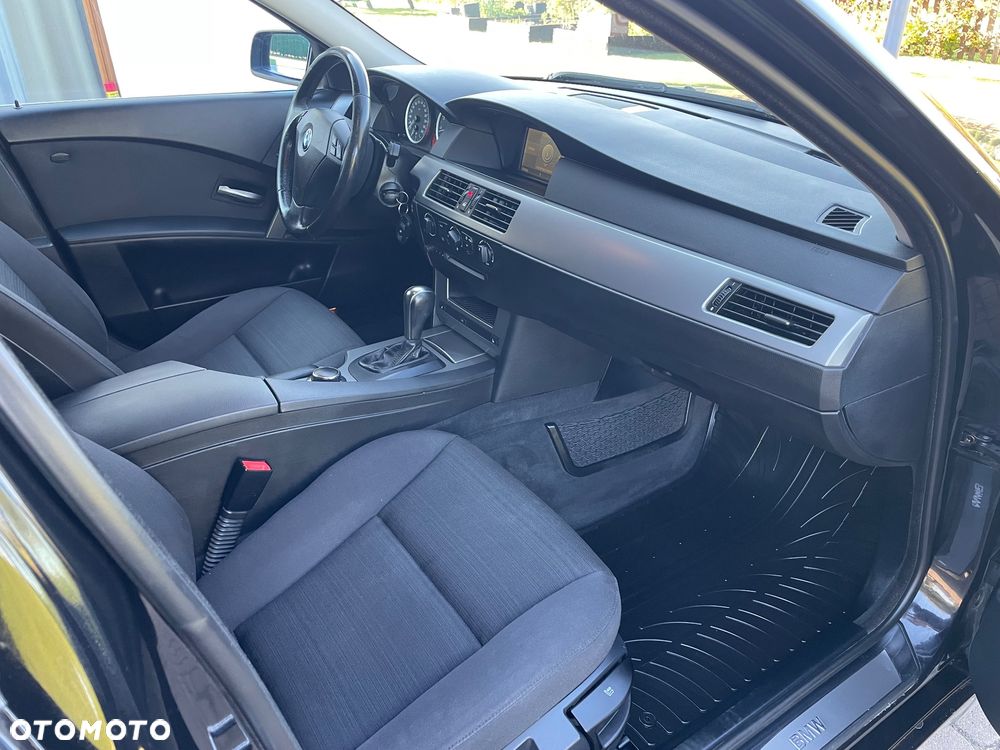 BMW Seria 5 525i Touring - 7