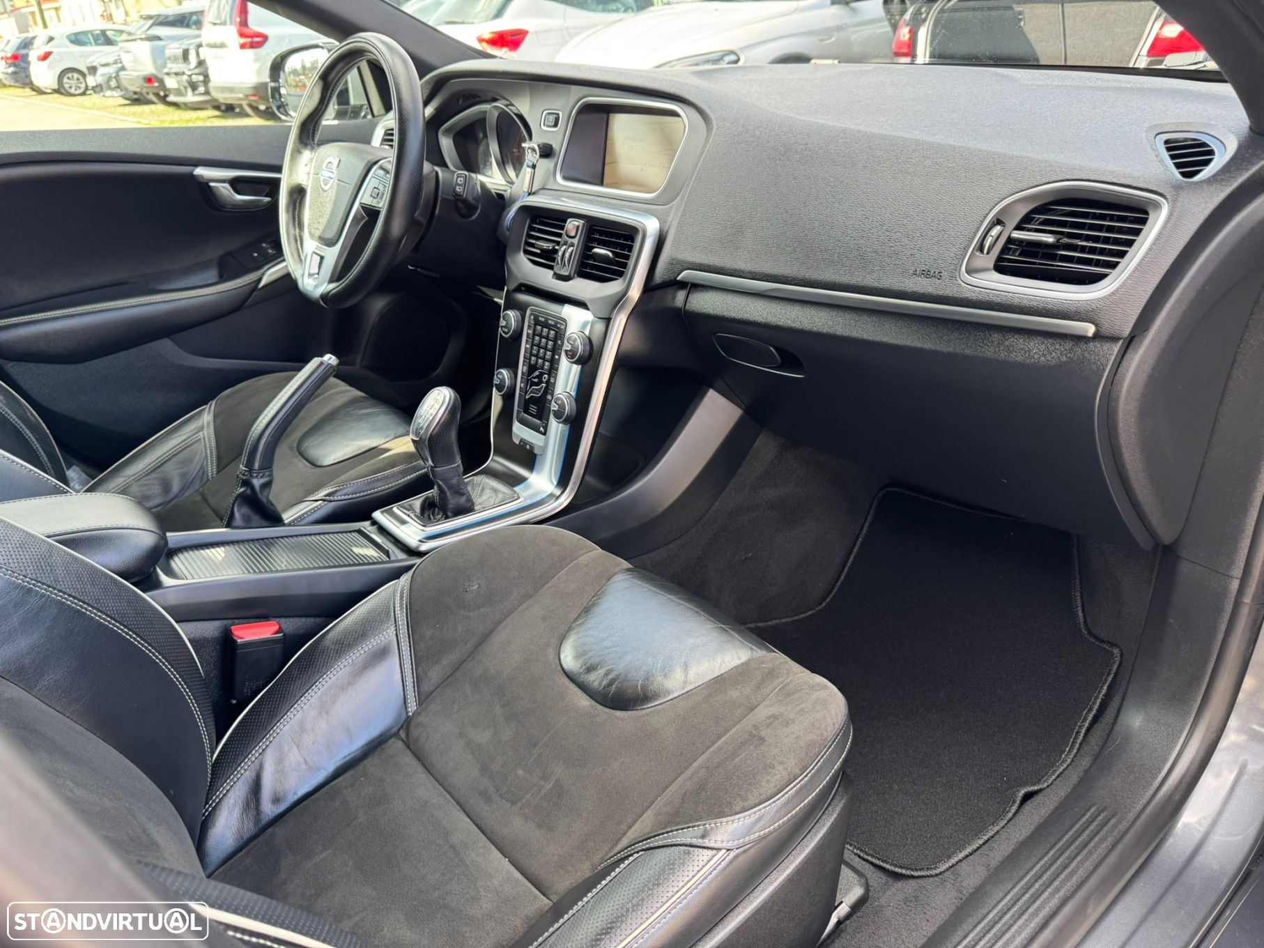 Volvo V40 1.6 D2 R-Design - 15