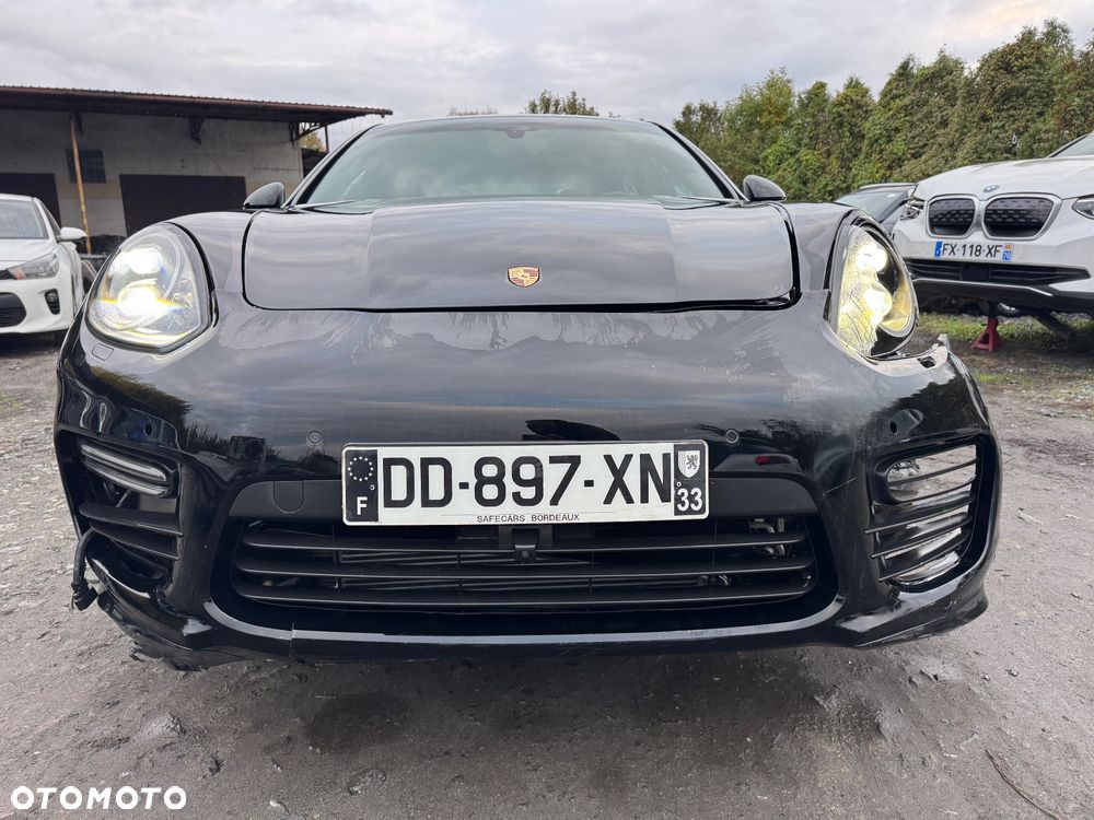 Porsche Panamera GTS PDK - 34