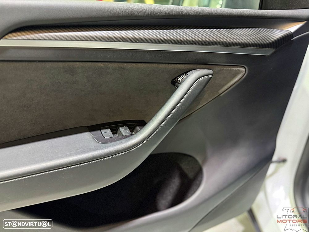 Tesla Model Y Long Range Dual Motor AWD - 19