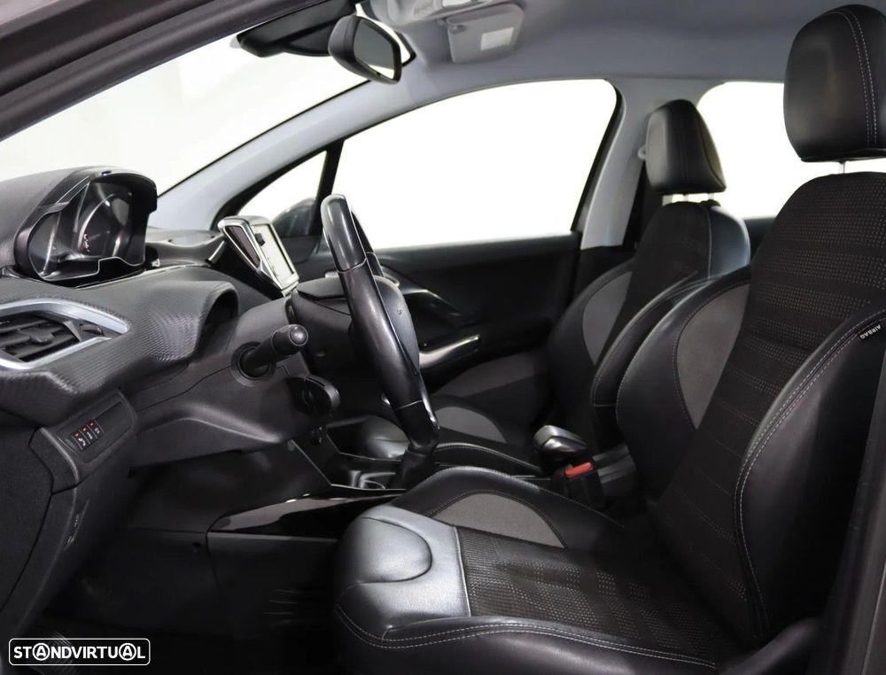Peugeot 2008 1.2 PureTech Allure - 11