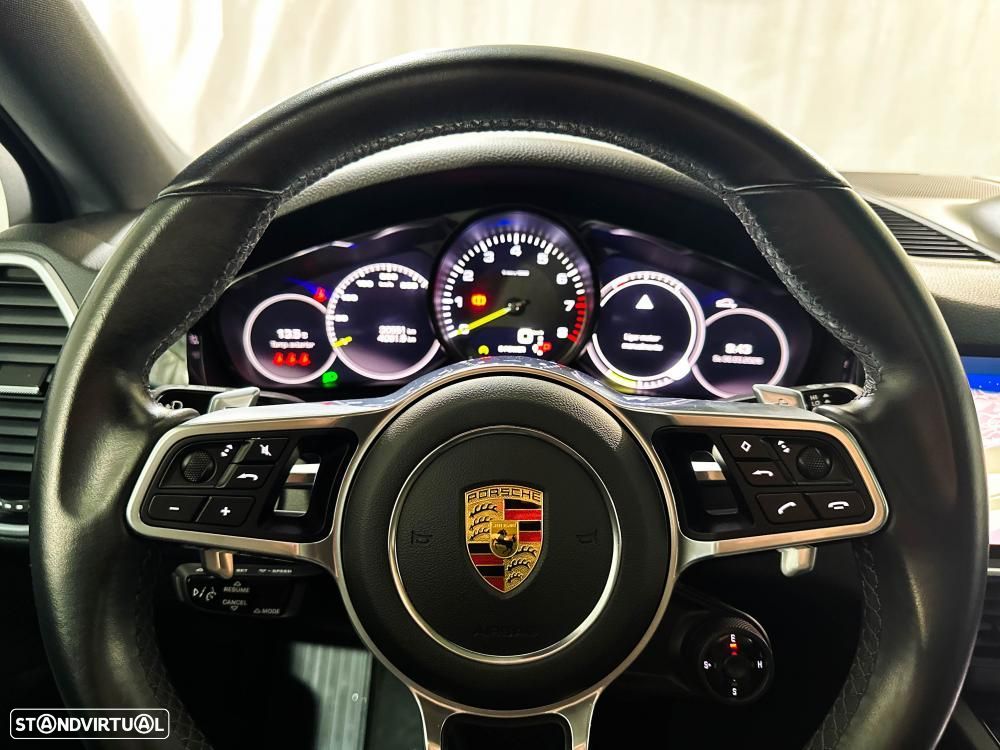 Porsche Cayenne Coupé E-Hybrid Platinum Edition - 54