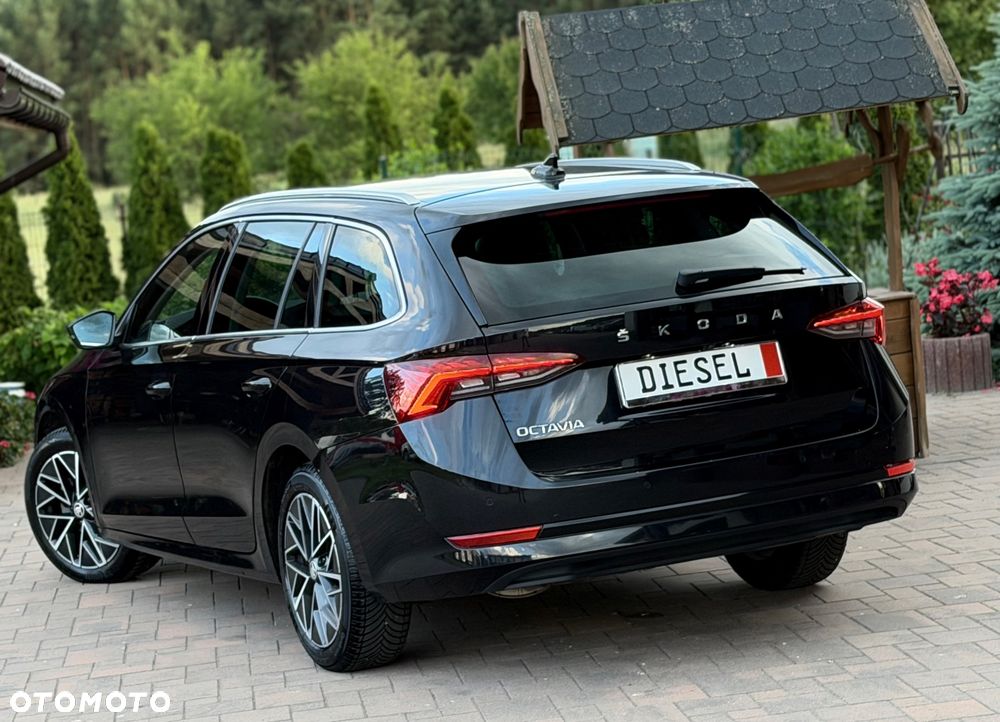 Skoda Octavia 2.0 TDI Sportline DSG - 23