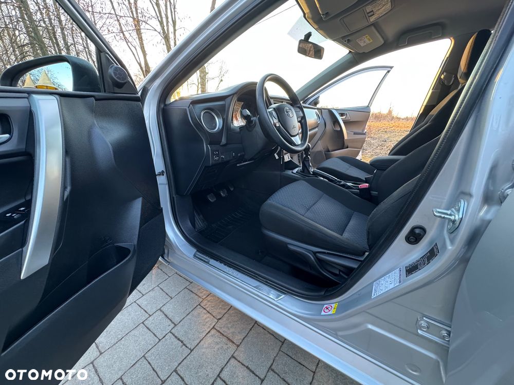 Toyota Auris 1.33 Dual-VVT-i Cool - 30