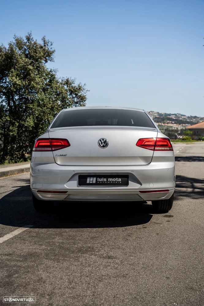 VW Passat 2.0 TDI Highline - 15