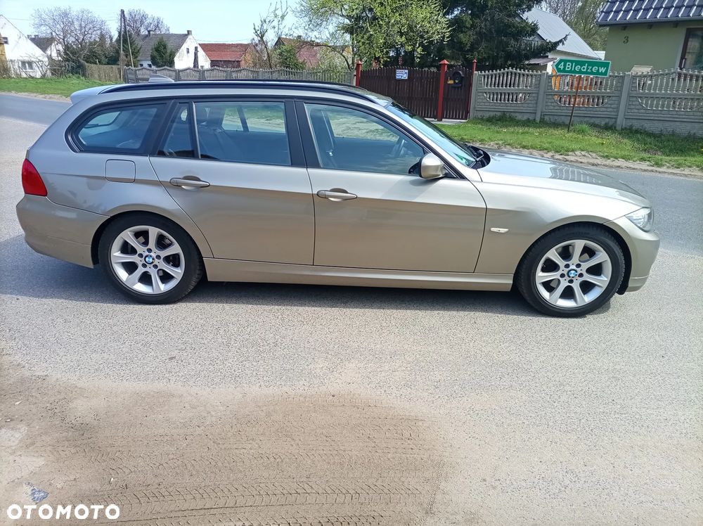 BMW Seria 3 320d DPF Blue Performance Edition Sport - 4