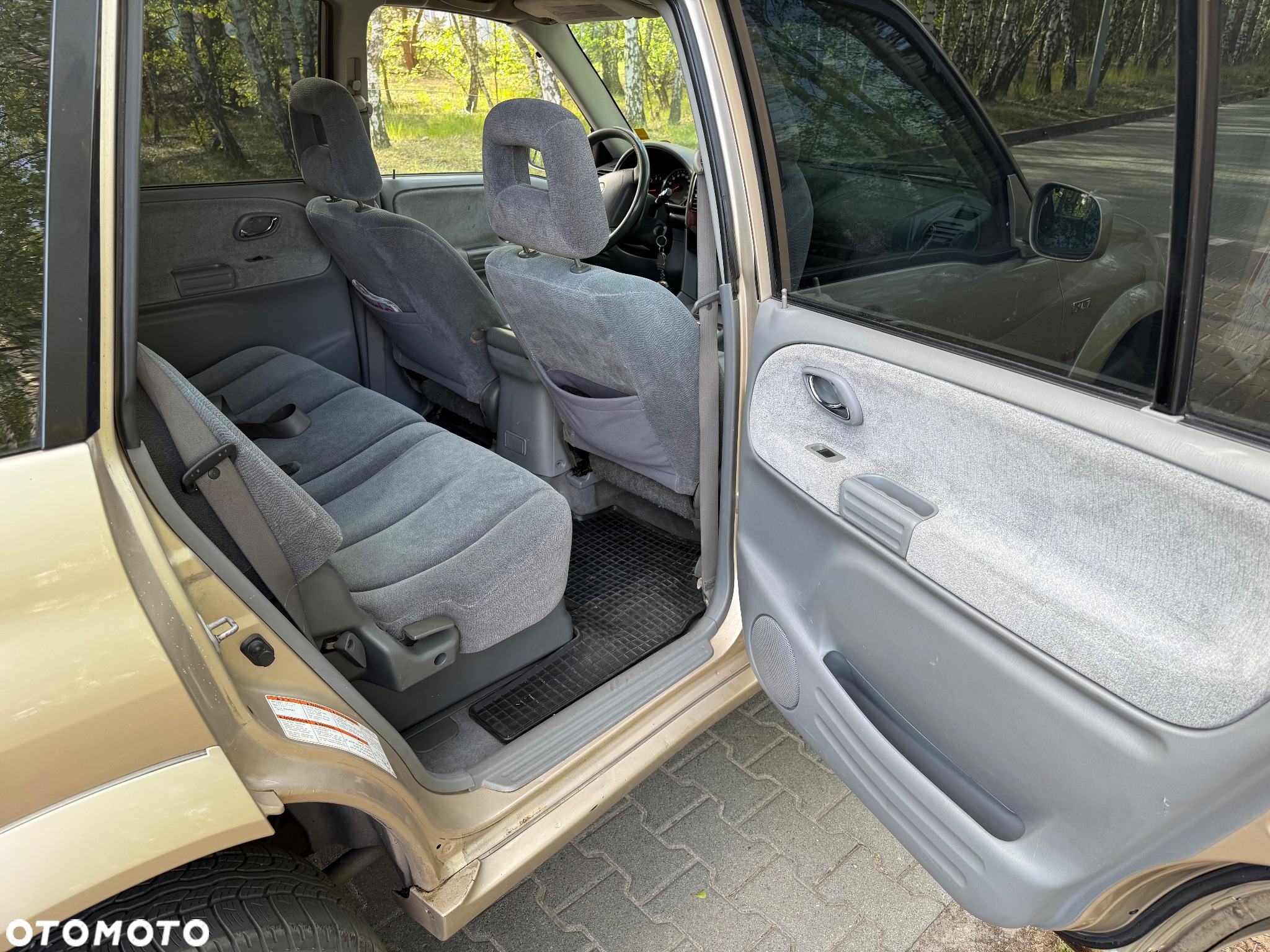 Suzuki Grand Vitara 2.0 HDi - 12