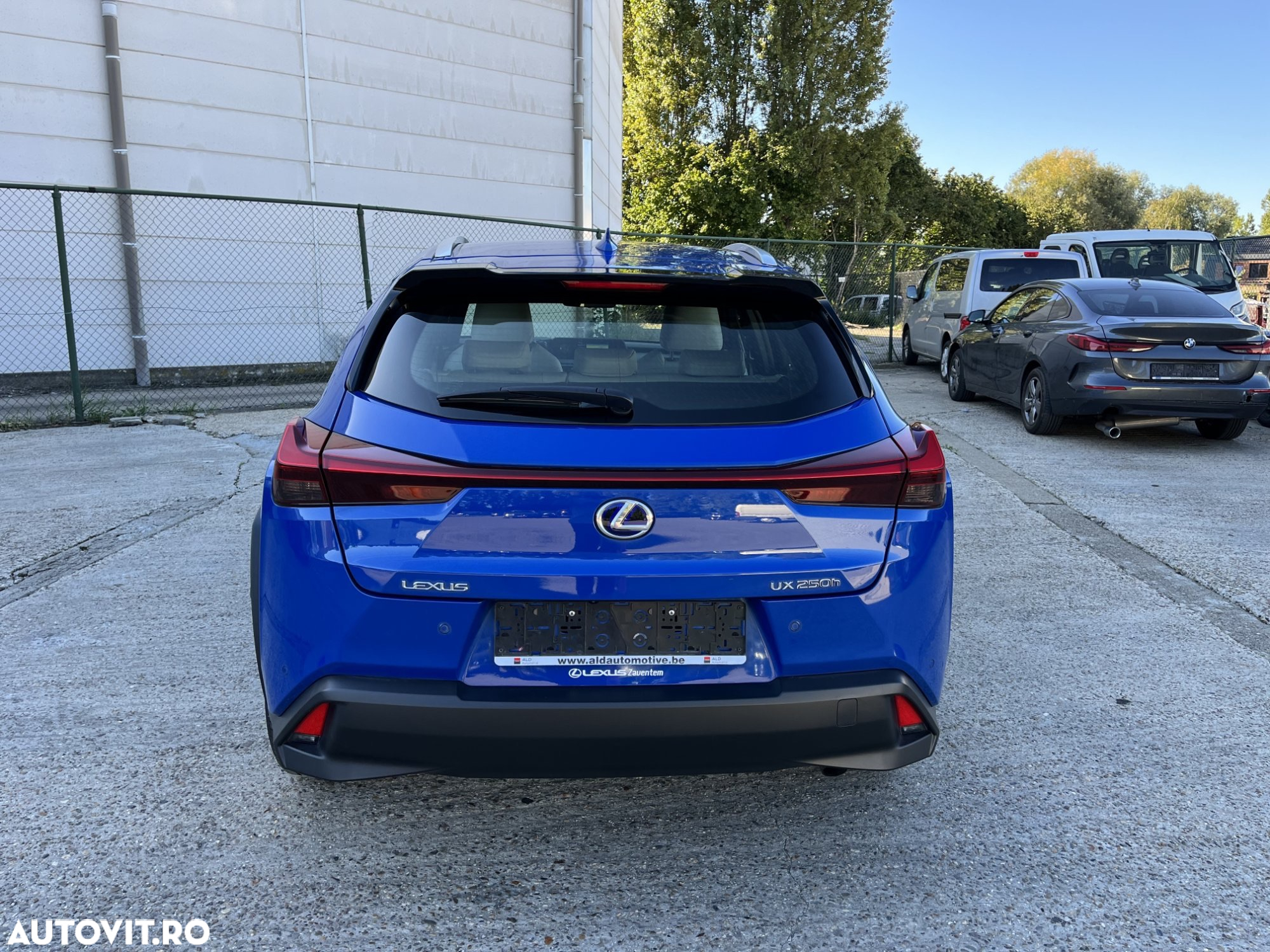 Lexus UX 250h 2.0L HEV 20H- (178 HP) 4X4 CVT Luxury - 22