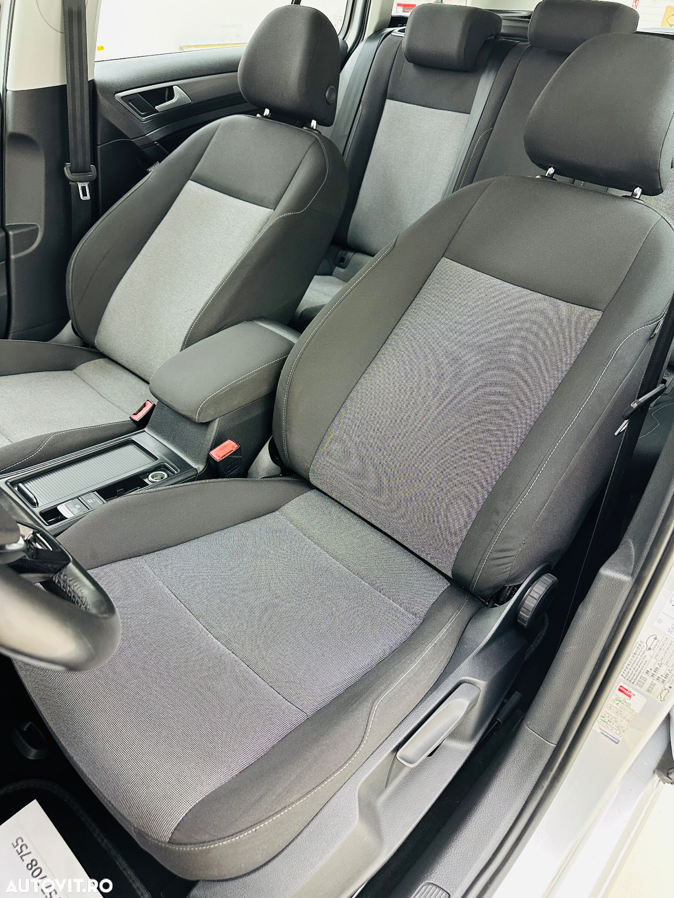 Volkswagen Golf 1.6 TDI BlueMotion Technology Comfortline - 19