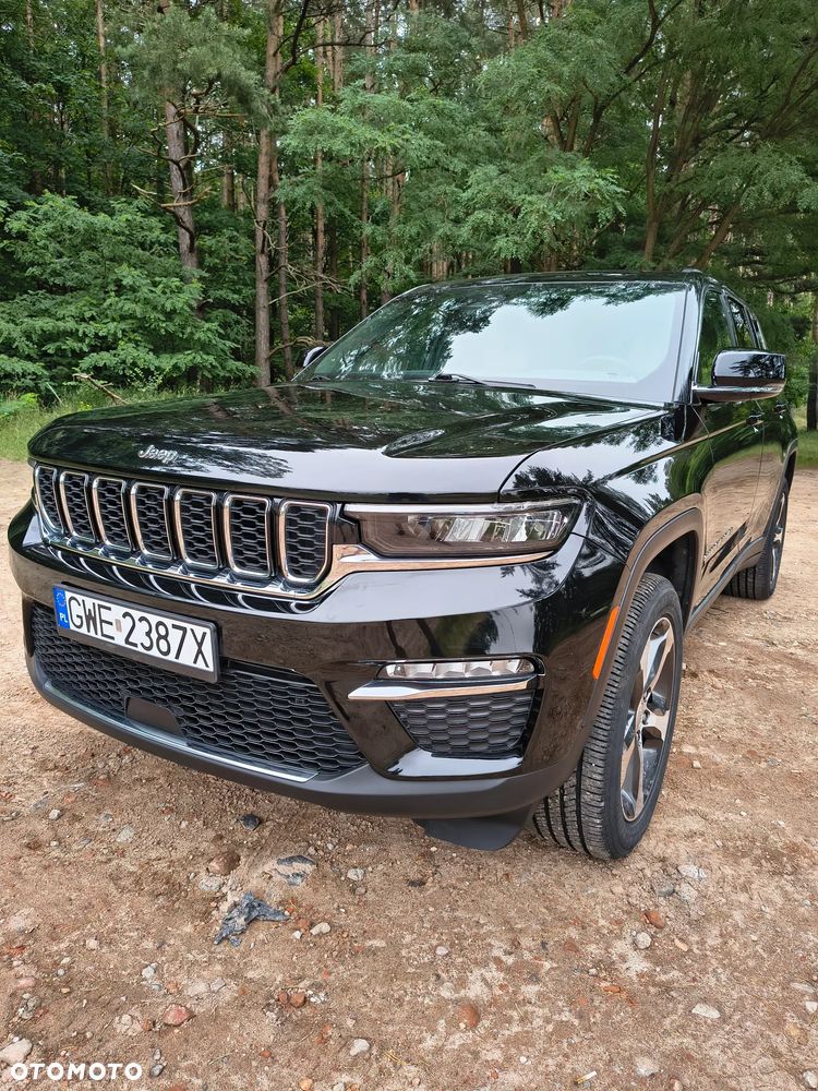 Jeep Grand Cherokee - 1