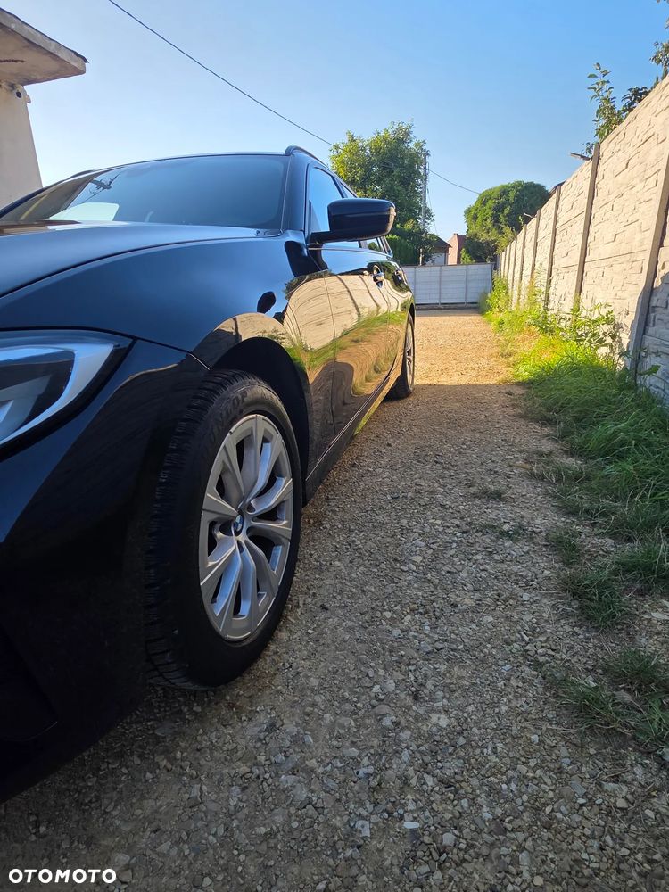 BMW Seria 3 318d mHEV - 3
