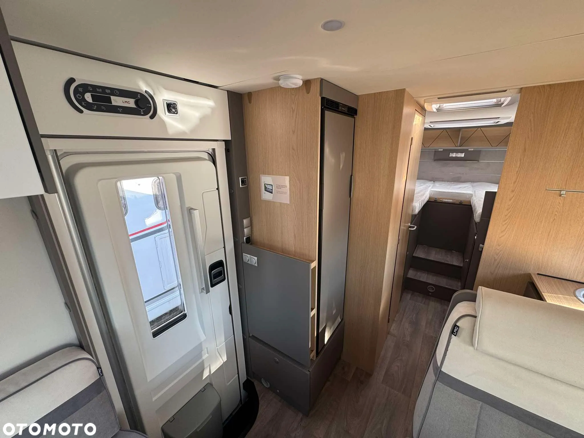 LMC Tourer Lift H730G - Kamper o DMC 3500kg dla 5ciu osób! - 17