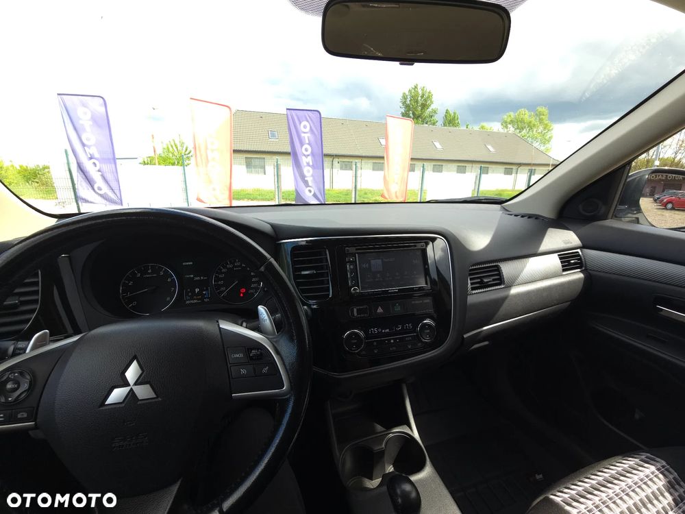 Mitsubishi Outlander 2.0 4WD CVT Edition+ - 32