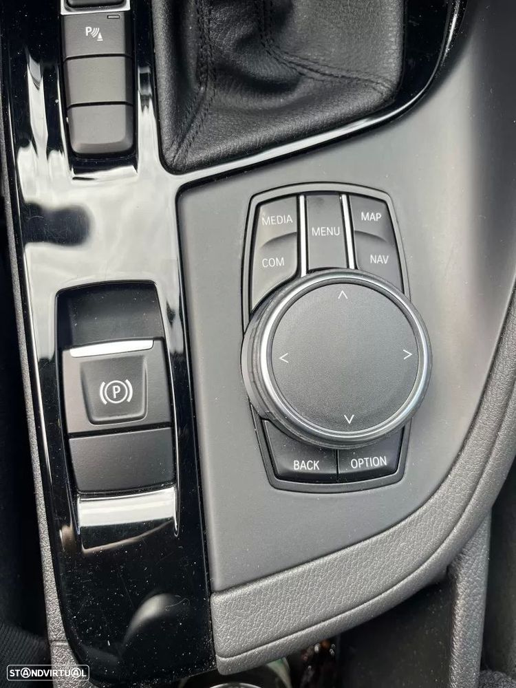 BMW X1 18 d sDrive Auto Line Sport - 29