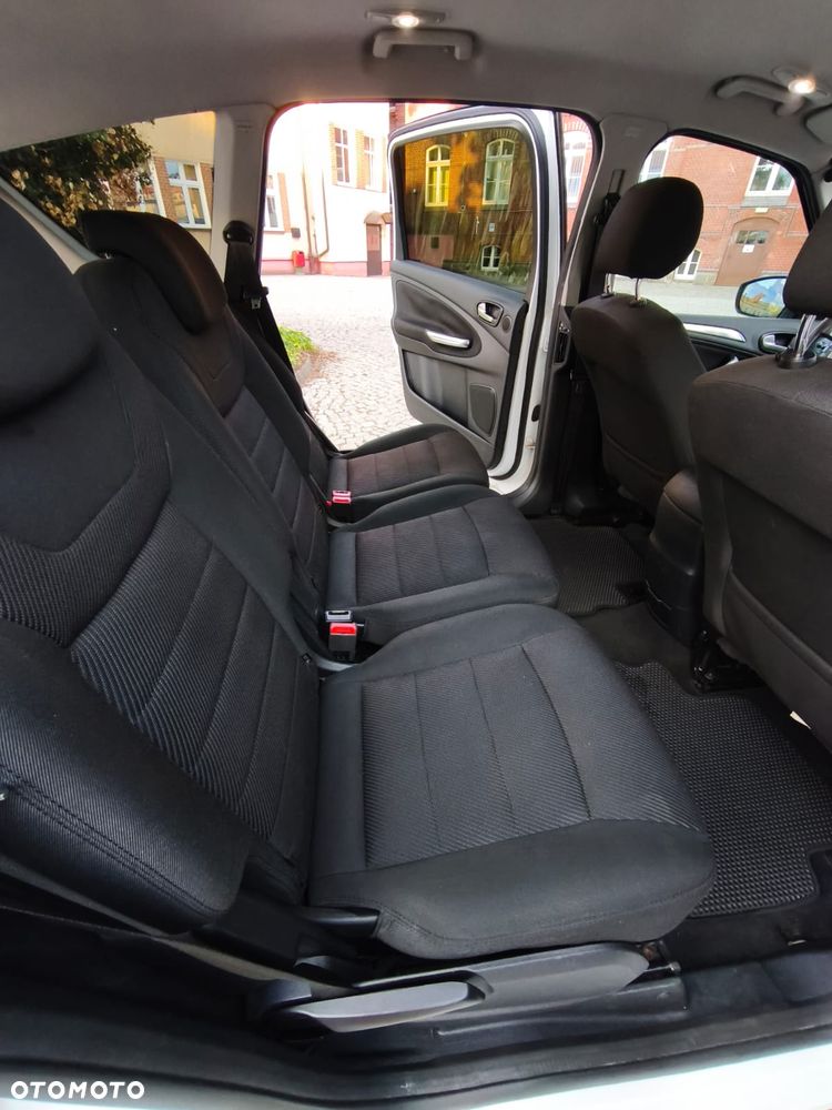 Ford S-Max 2.0 TDCi DPF Titanium - 13