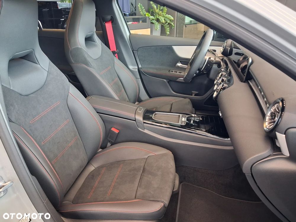 Mercedes-Benz Klasa A 45 S AMG 4-Matic 8G-DCT - 16