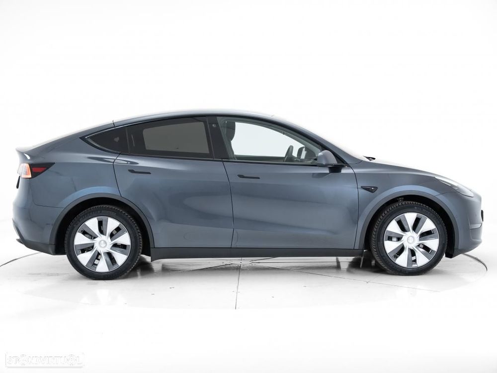 Tesla Model Y Long Range Dual Motor AWD - 3