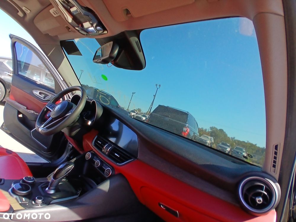 Alfa Romeo Giulia 2.0 Turbo 16V AT8 Veloce - 19