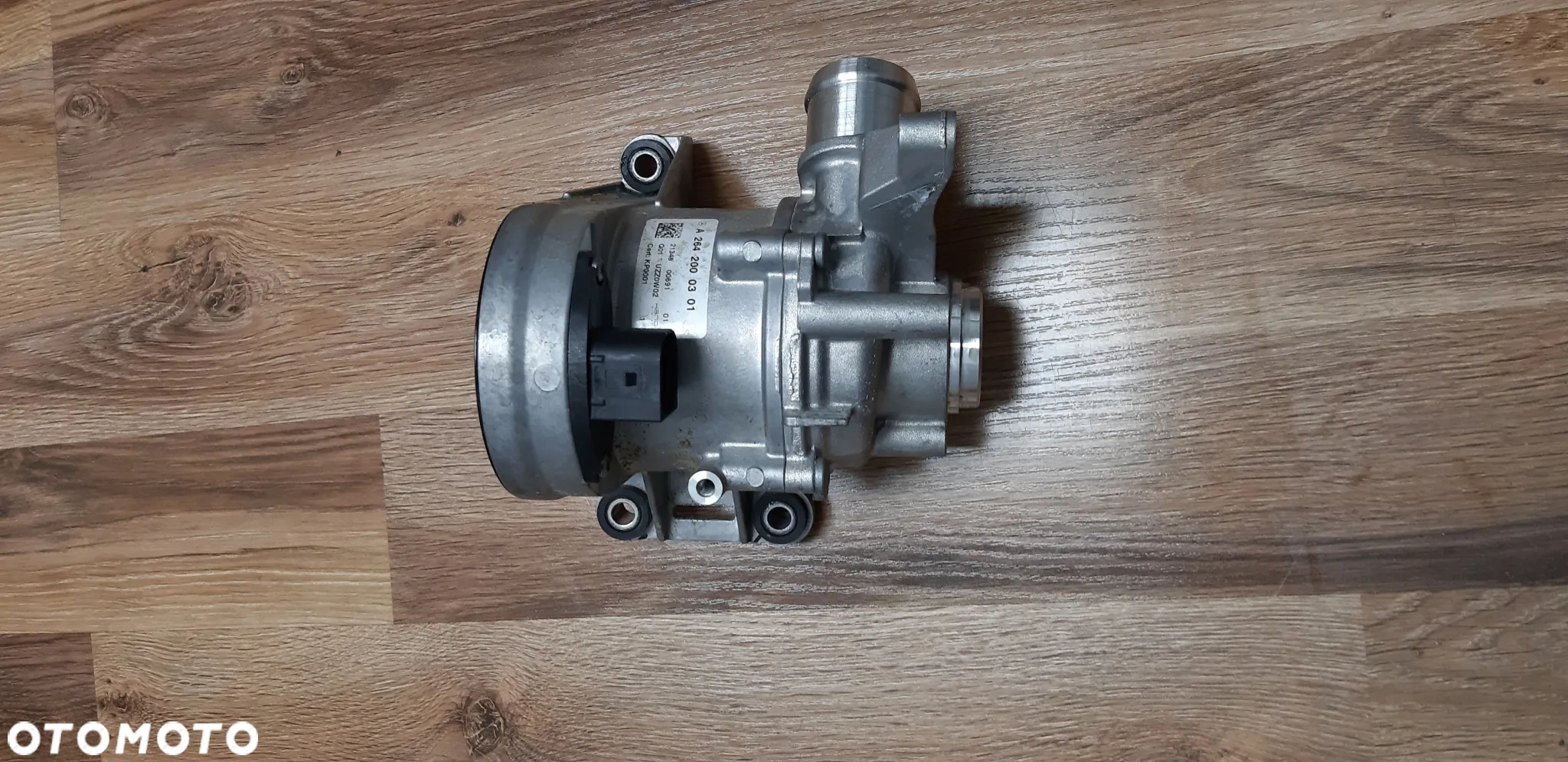 Dodatkowa pompa wody A2642000301 Mercedes W213 polift 2022r. 2.0CGi - 3
