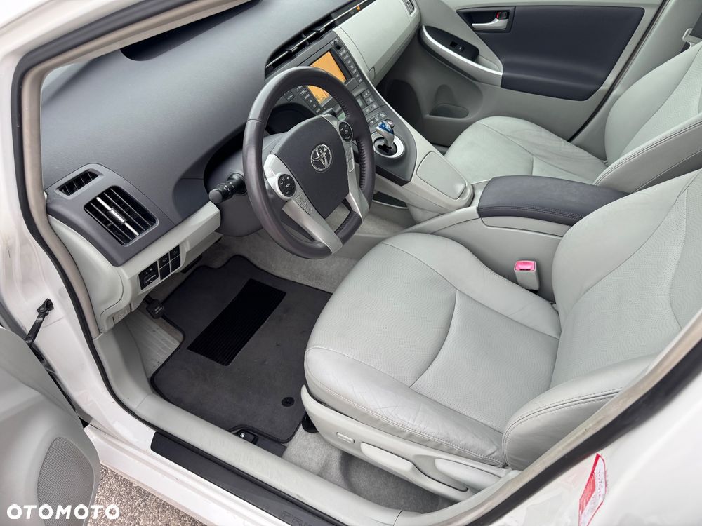 Toyota Prius - 13