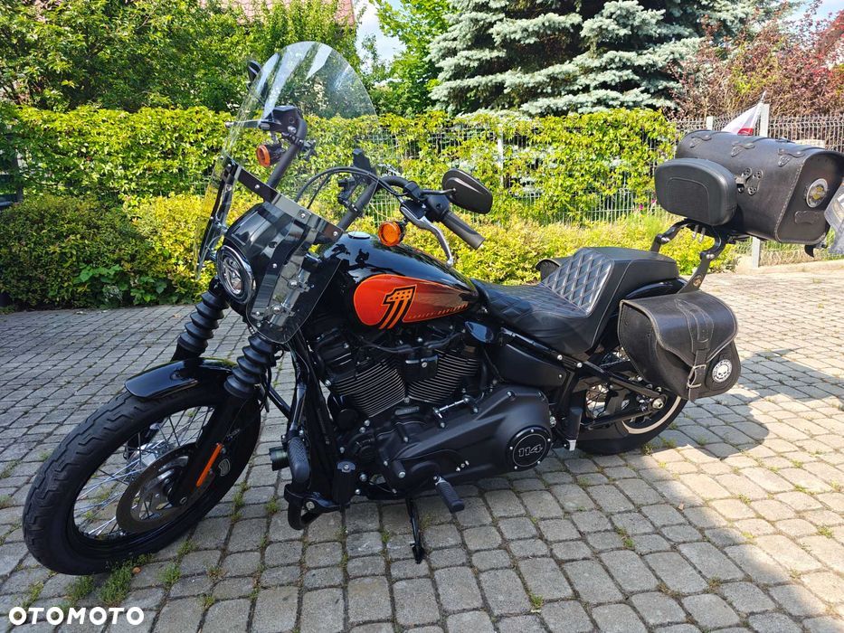 Harley-Davidson Softail Street Bob - 1