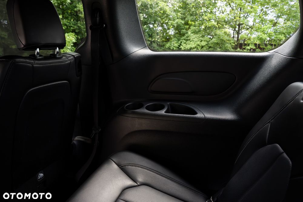 Chrysler Pacifica - 36