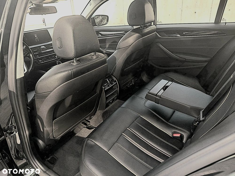 BMW Seria 5 525d Sport Line - 16
