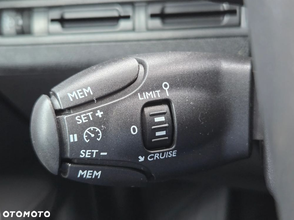 Peugeot 3008 PureTech 130 Stop & Start GPF EAT8 Allure - 34