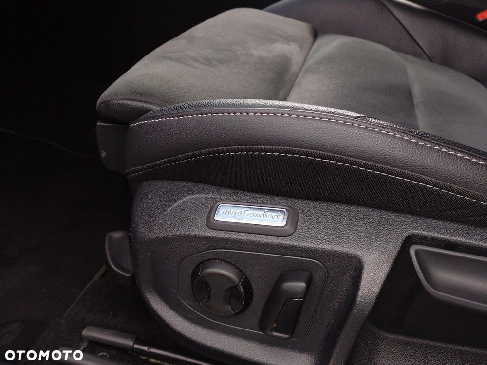 Volkswagen Arteon 2.0 TDI R-Line DSG - 12