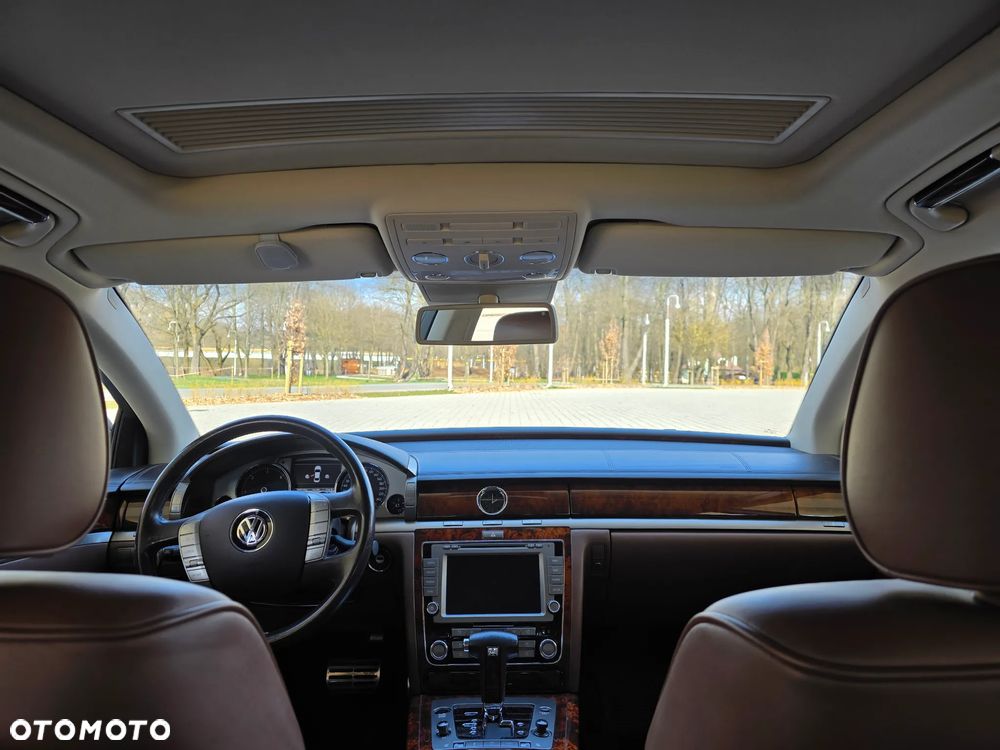 Volkswagen Phaeton - 19