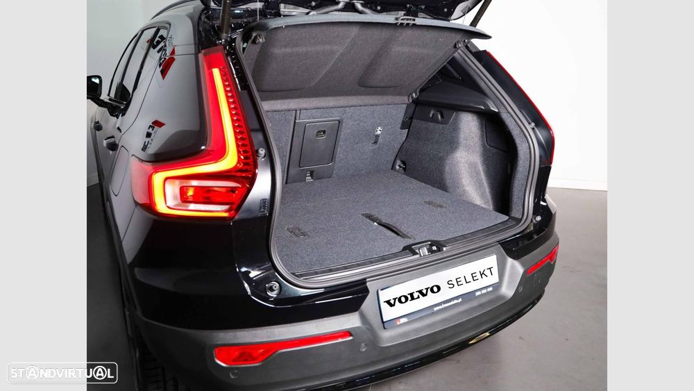 Volvo EX40 82 kWh Single Motor Extended Range Black Edition - 21