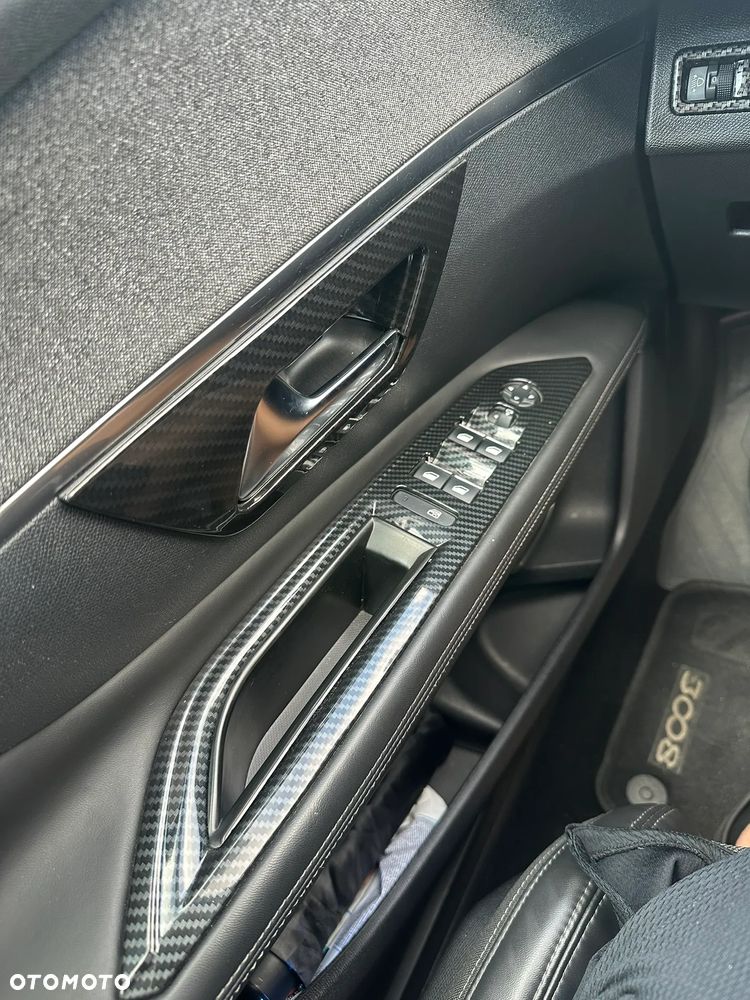 Peugeot 3008 PureTech 130 Stop & Start GPF Allure Business-Paket - 33