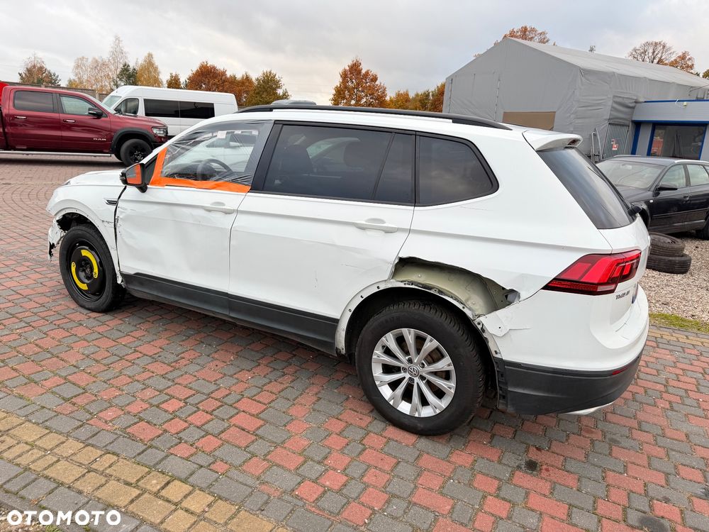 Volkswagen Tiguan - 11